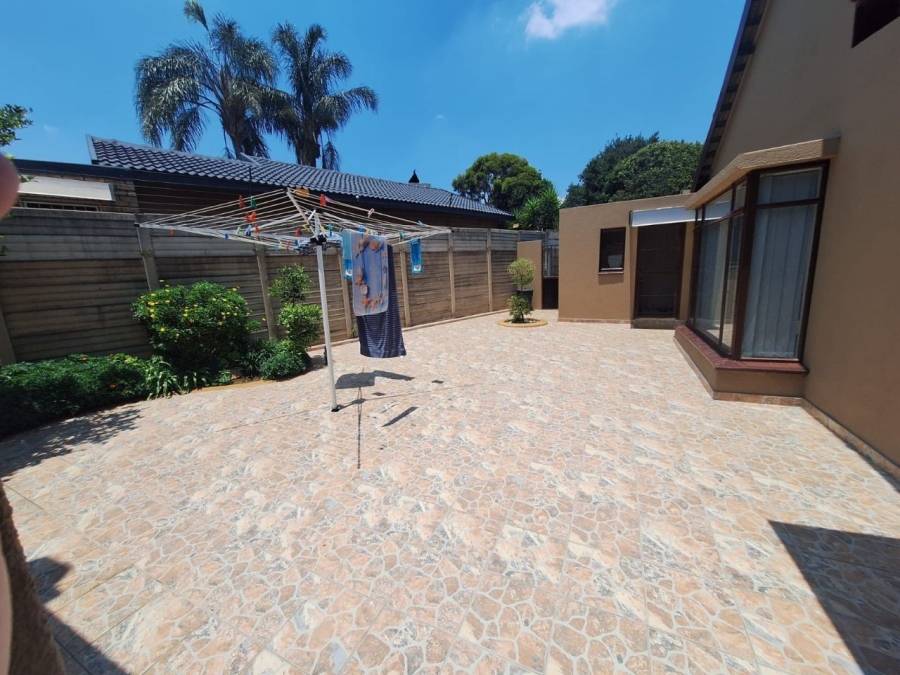 4 Bedroom Property for Sale in Glen Marais Gauteng