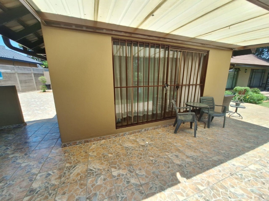 4 Bedroom Property for Sale in Glen Marais Gauteng