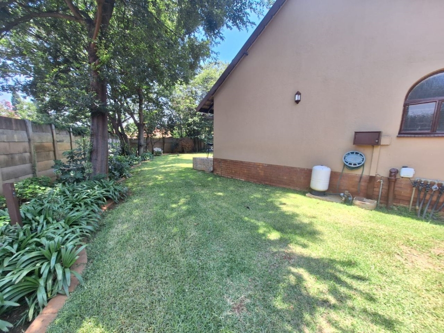 4 Bedroom Property for Sale in Glen Marais Gauteng