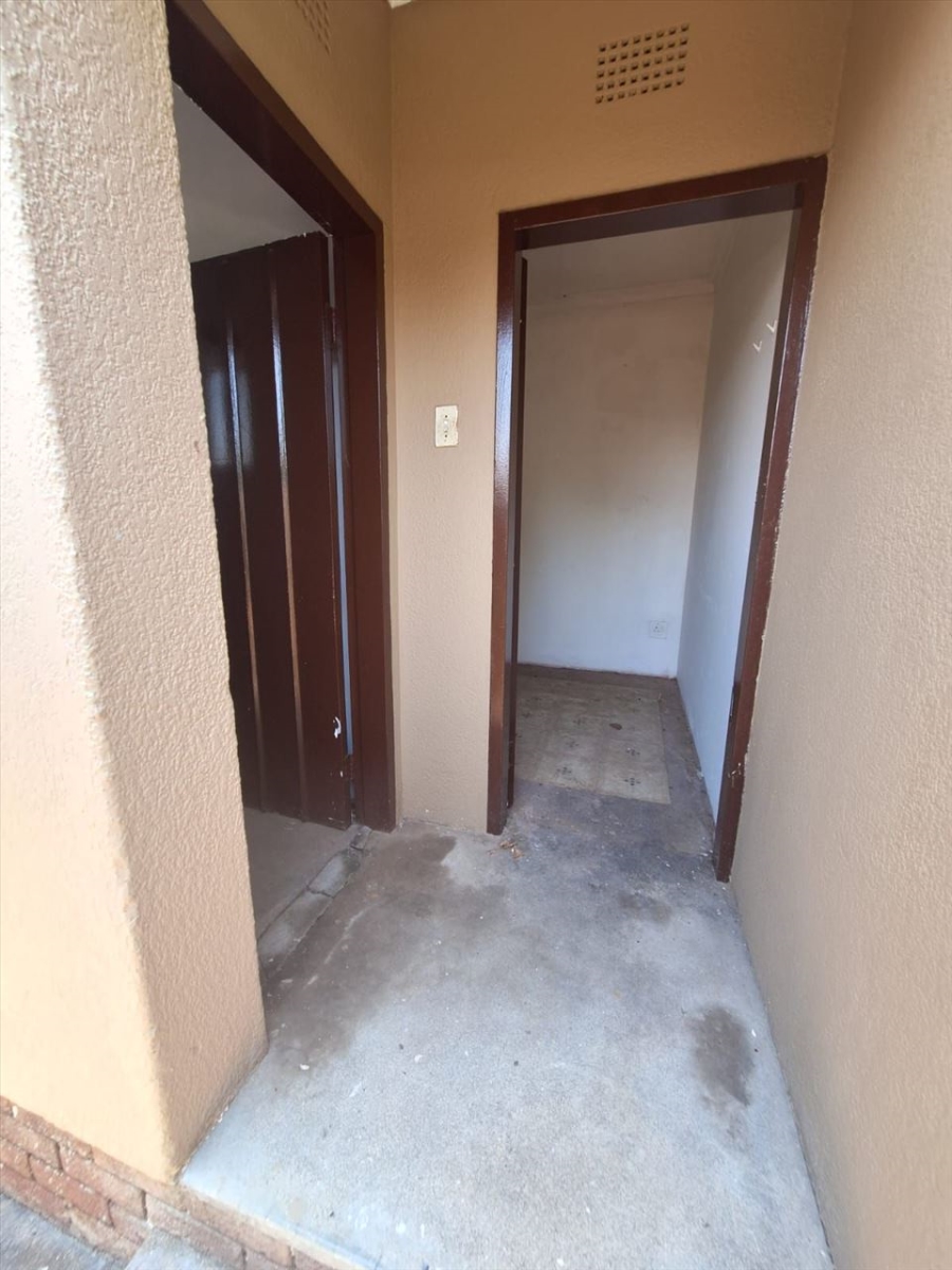 4 Bedroom Property for Sale in Glen Marais Gauteng