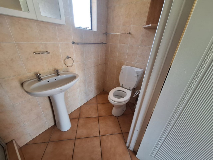 4 Bedroom Property for Sale in Glen Marais Gauteng