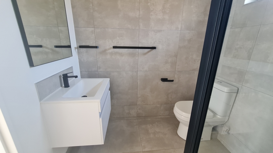1 Bedroom Property for Sale in Broadacres Gauteng