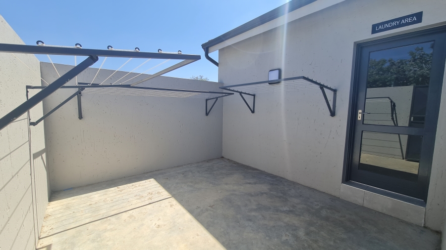 1 Bedroom Property for Sale in Broadacres Gauteng