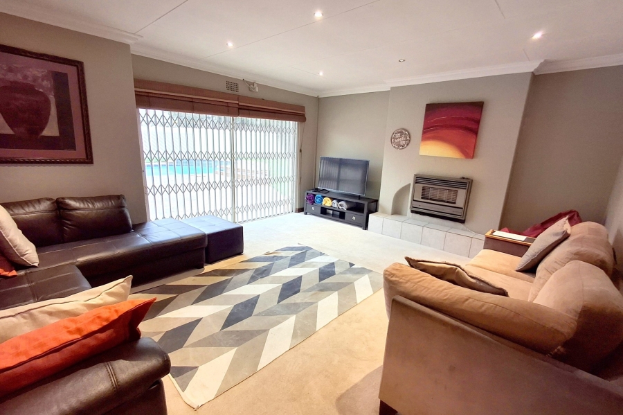 4 Bedroom Property for Sale in Highway Gardens Gauteng