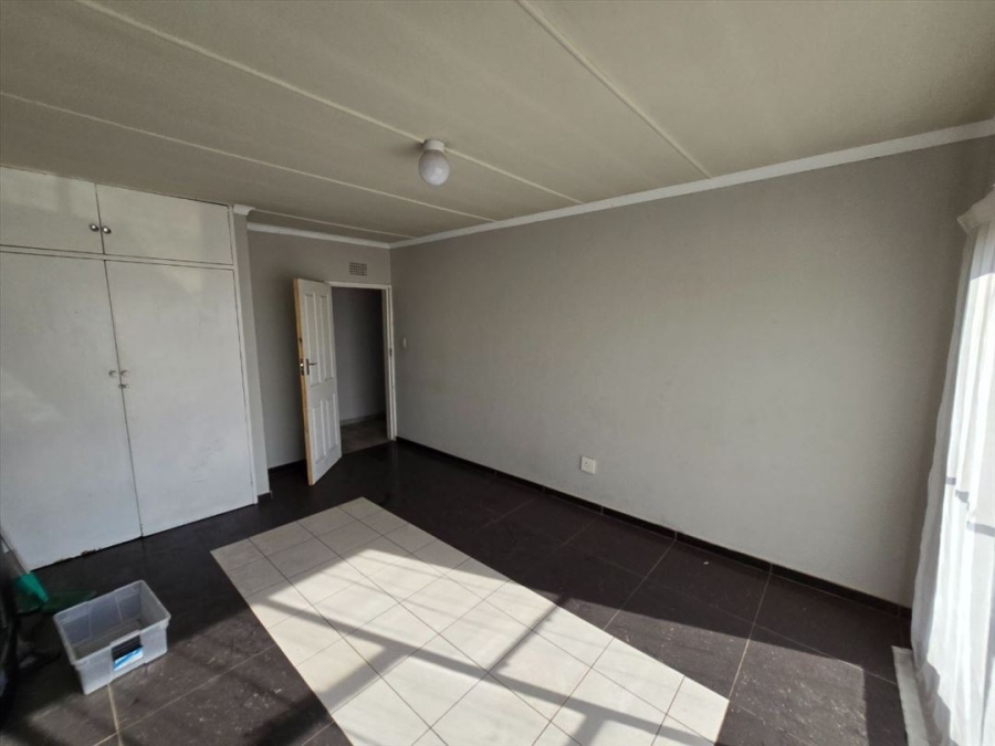 2 Bedroom Property for Sale in Kempton Park Central Gauteng