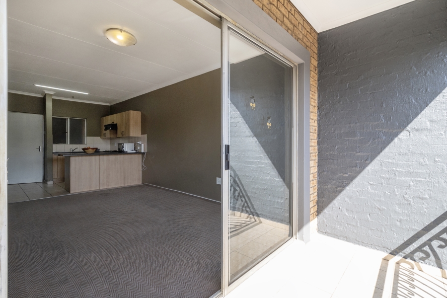 2 Bedroom Property for Sale in Birchleigh Gauteng