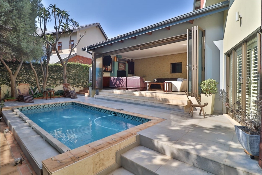 5 Bedroom Property for Sale in Waterkloof Ridge Gauteng