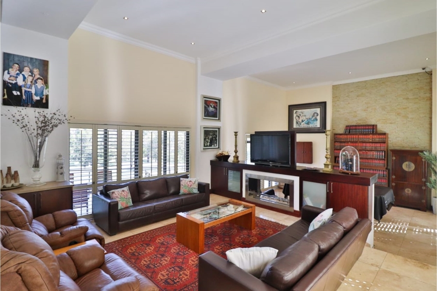5 Bedroom Property for Sale in Waterkloof Ridge Gauteng