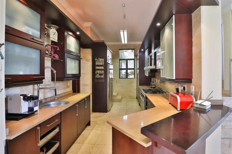 5 Bedroom Property for Sale in Waterkloof Ridge Gauteng
