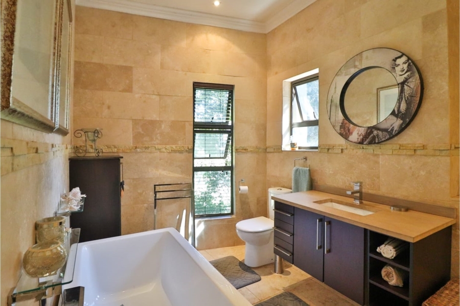 5 Bedroom Property for Sale in Waterkloof Ridge Gauteng