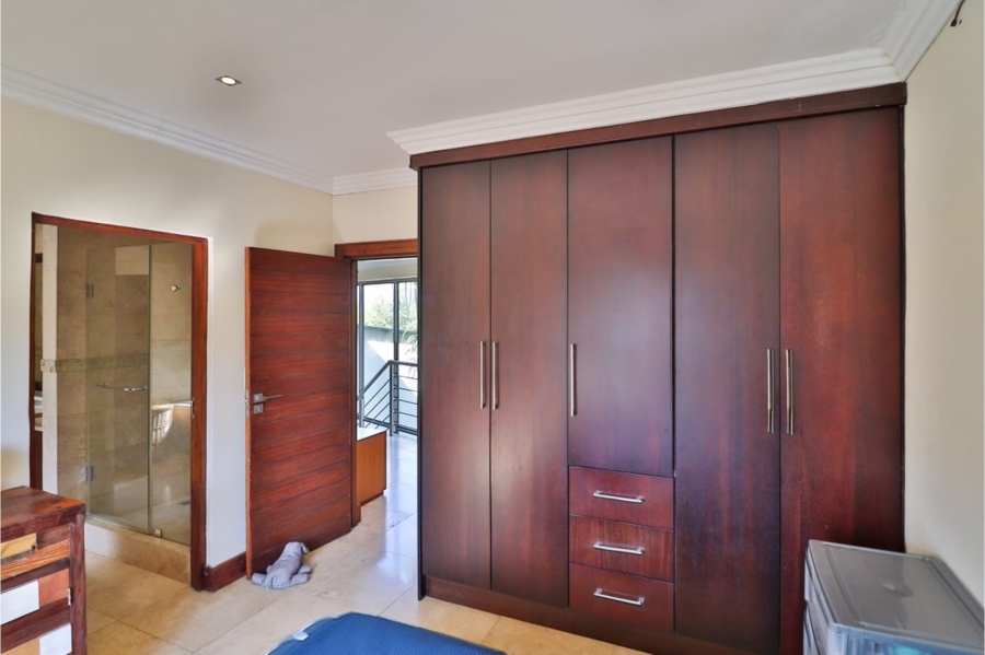 5 Bedroom Property for Sale in Waterkloof Ridge Gauteng