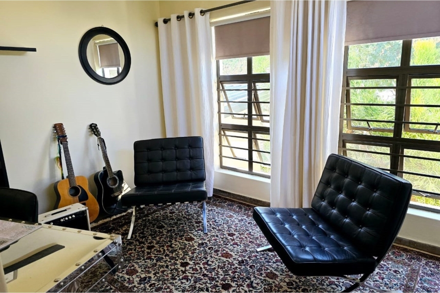 5 Bedroom Property for Sale in Waterkloof Ridge Gauteng