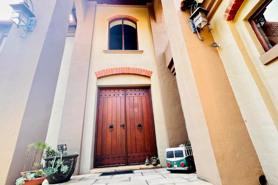 4 Bedroom Property for Sale in Silver Lakes Gauteng