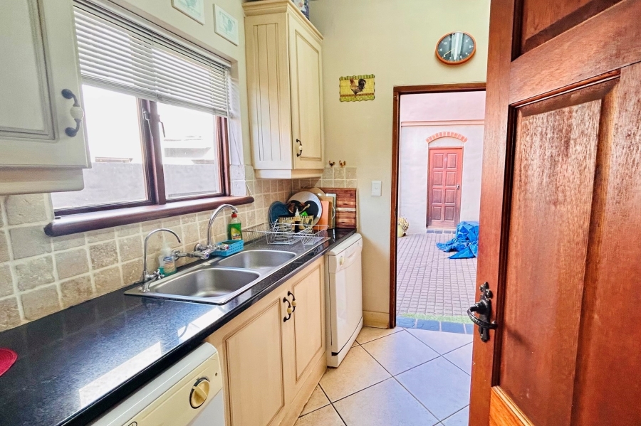 4 Bedroom Property for Sale in Silver Lakes Gauteng