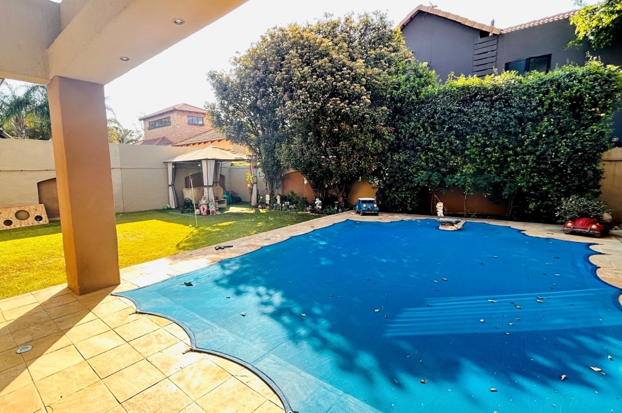 4 Bedroom Property for Sale in Silver Lakes Gauteng