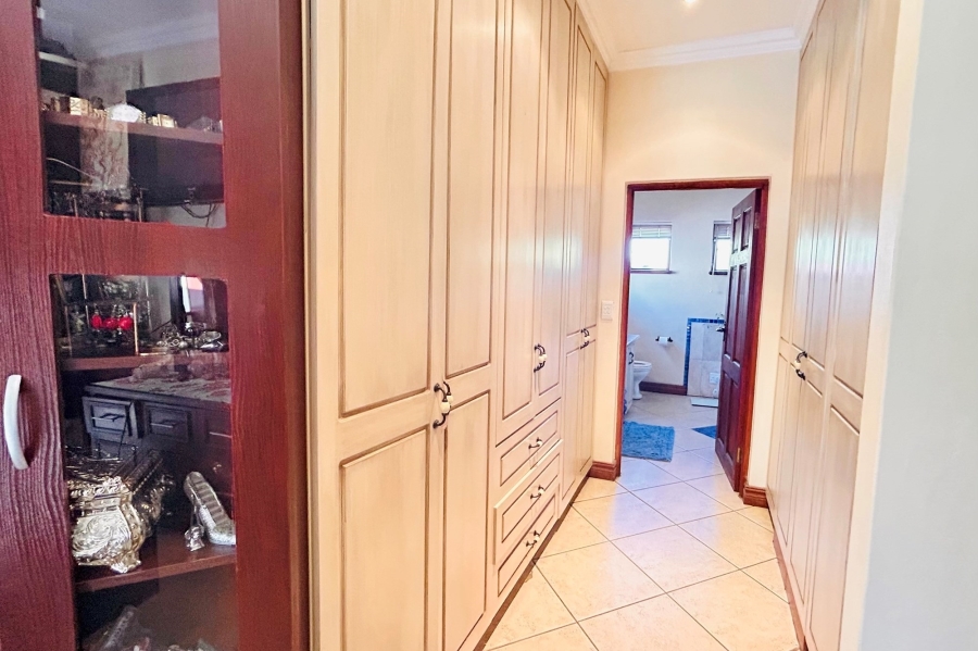 4 Bedroom Property for Sale in Silver Lakes Gauteng