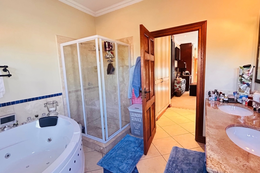 4 Bedroom Property for Sale in Silver Lakes Gauteng