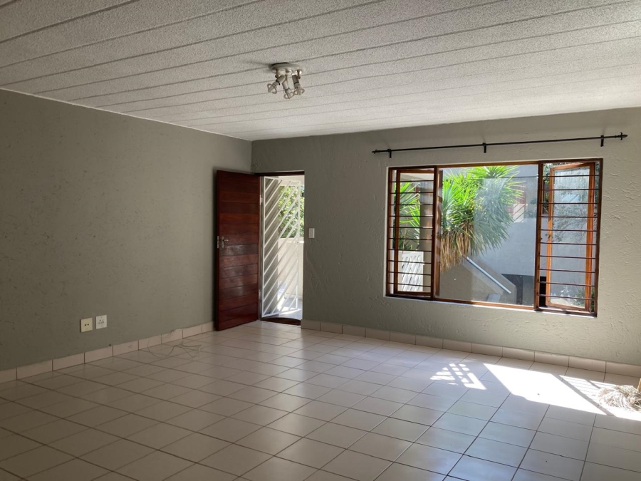 To Let 2 Bedroom Property for Rent in Craighall Park Gauteng