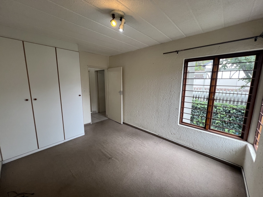 To Let 2 Bedroom Property for Rent in Craighall Park Gauteng