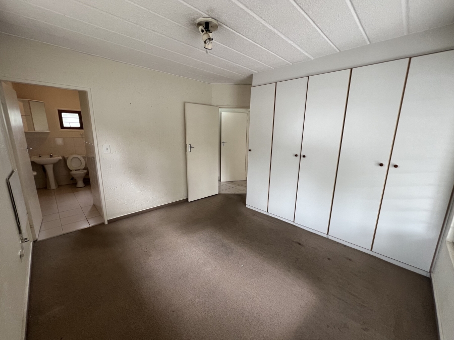 To Let 2 Bedroom Property for Rent in Craighall Park Gauteng