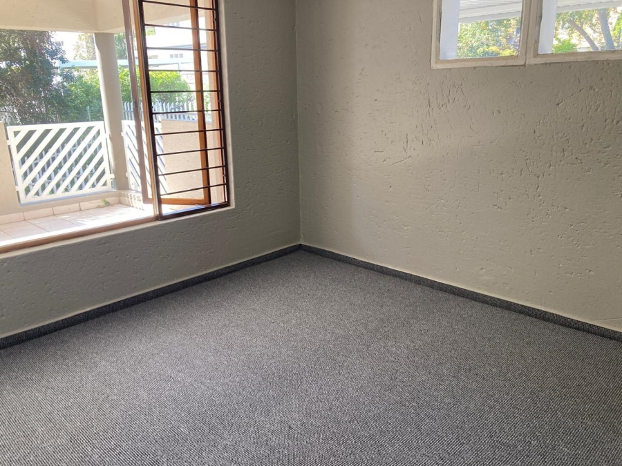 To Let 2 Bedroom Property for Rent in Craighall Park Gauteng