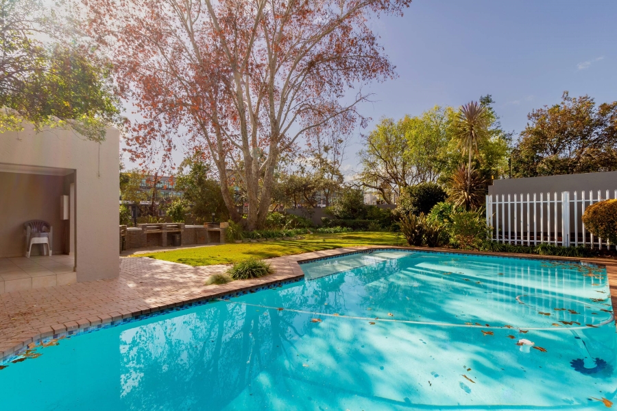To Let 2 Bedroom Property for Rent in Craighall Park Gauteng