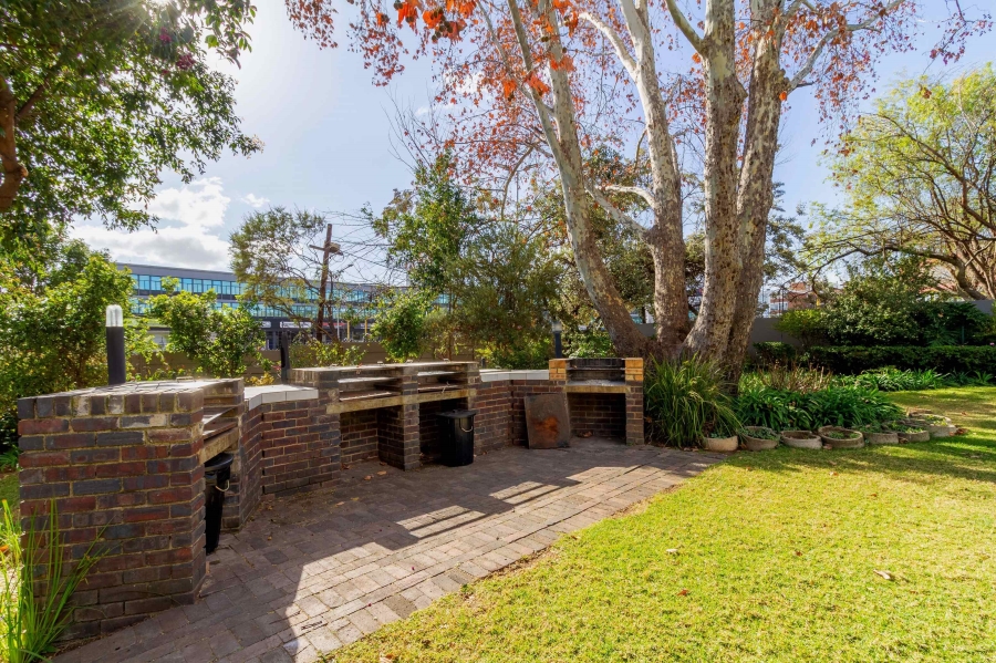 To Let 2 Bedroom Property for Rent in Craighall Park Gauteng