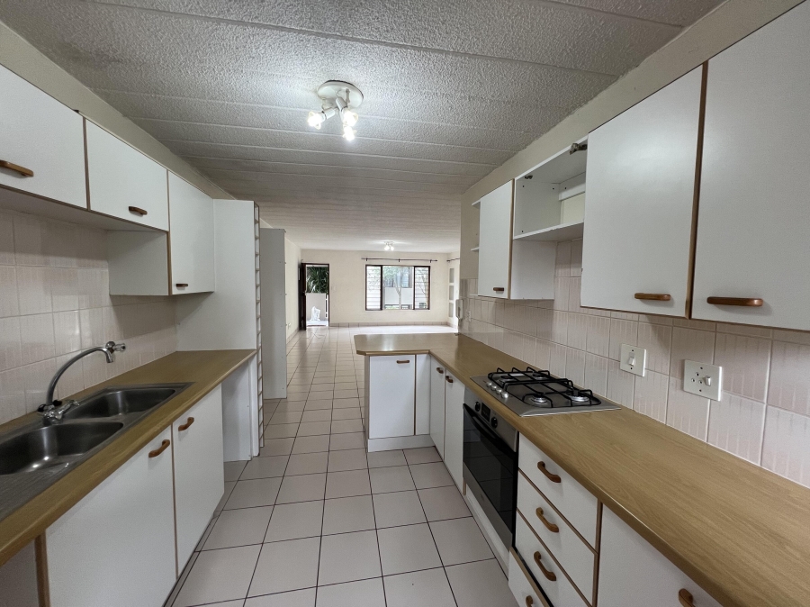 To Let 2 Bedroom Property for Rent in Craighall Park Gauteng