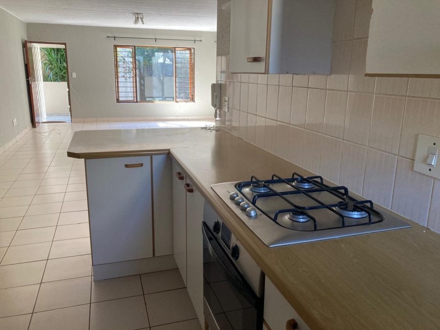 To Let 2 Bedroom Property for Rent in Craighall Park Gauteng
