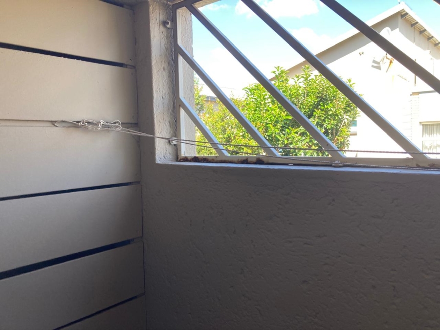 To Let 2 Bedroom Property for Rent in Craighall Park Gauteng