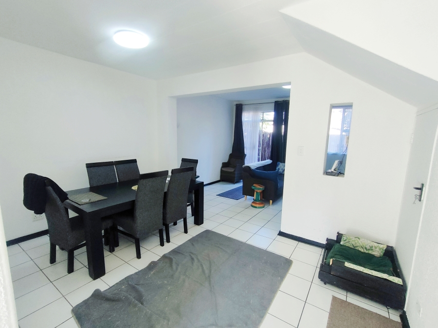 2 Bedroom Property for Sale in Brackenhurst Gauteng