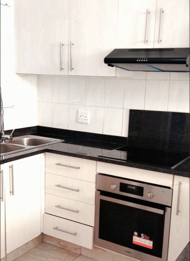 To Let 2 Bedroom Property for Rent in Benmore Gardens Gauteng