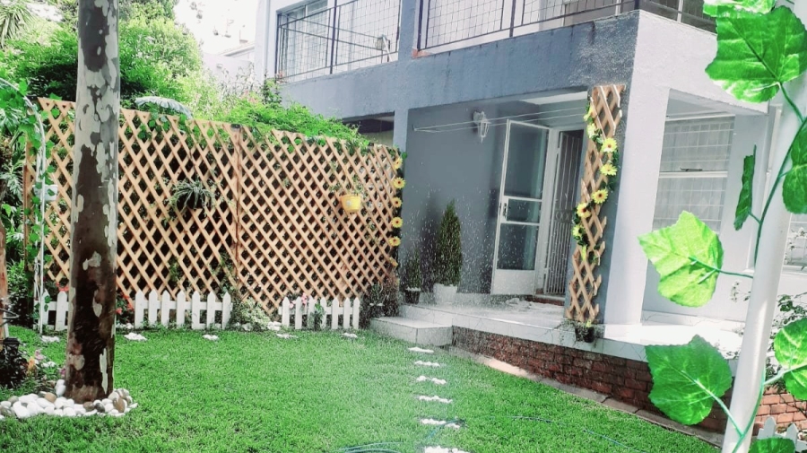 To Let 2 Bedroom Property for Rent in Benmore Gardens Gauteng