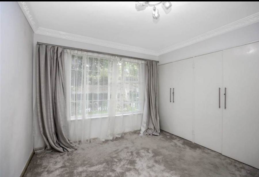 To Let 2 Bedroom Property for Rent in Benmore Gardens Gauteng