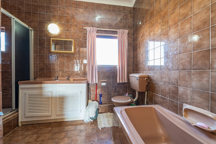 3 Bedroom Property for Sale in Greenhills Gauteng