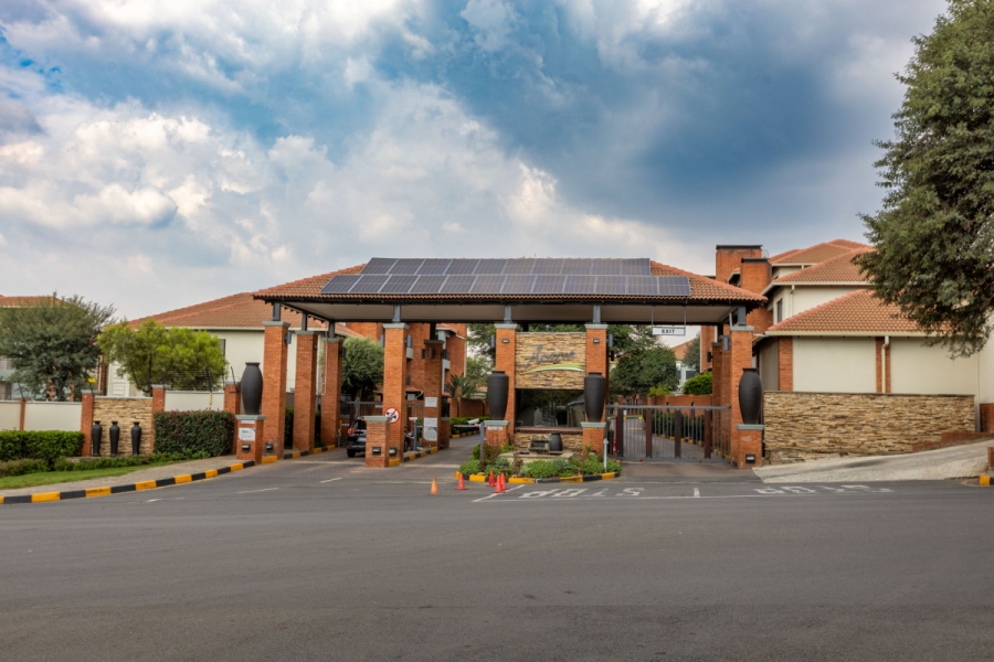 2 Bedroom Property for Sale in Greenstone Hill Gauteng
