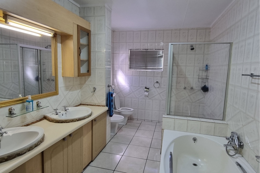 3 Bedroom Property for Sale in Moreleta Park Gauteng