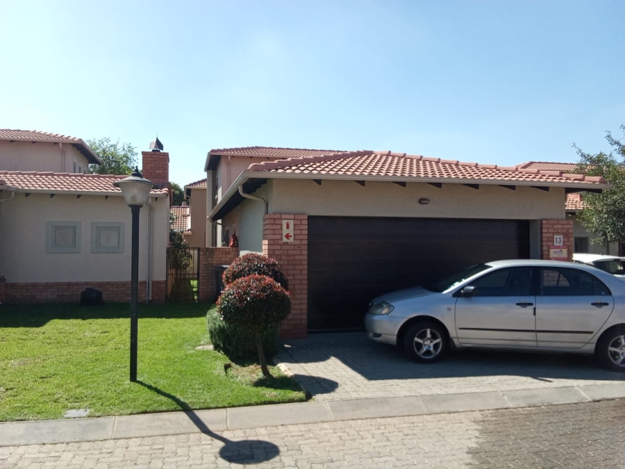 4 Bedroom Property for Sale in Noordwyk Gauteng