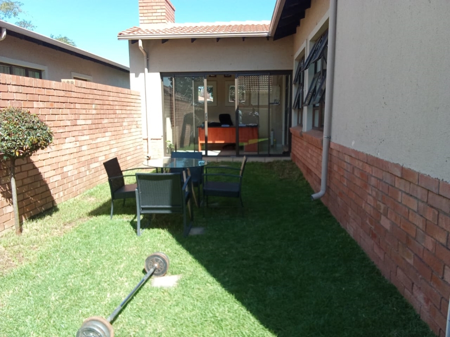 4 Bedroom Property for Sale in Noordwyk Gauteng