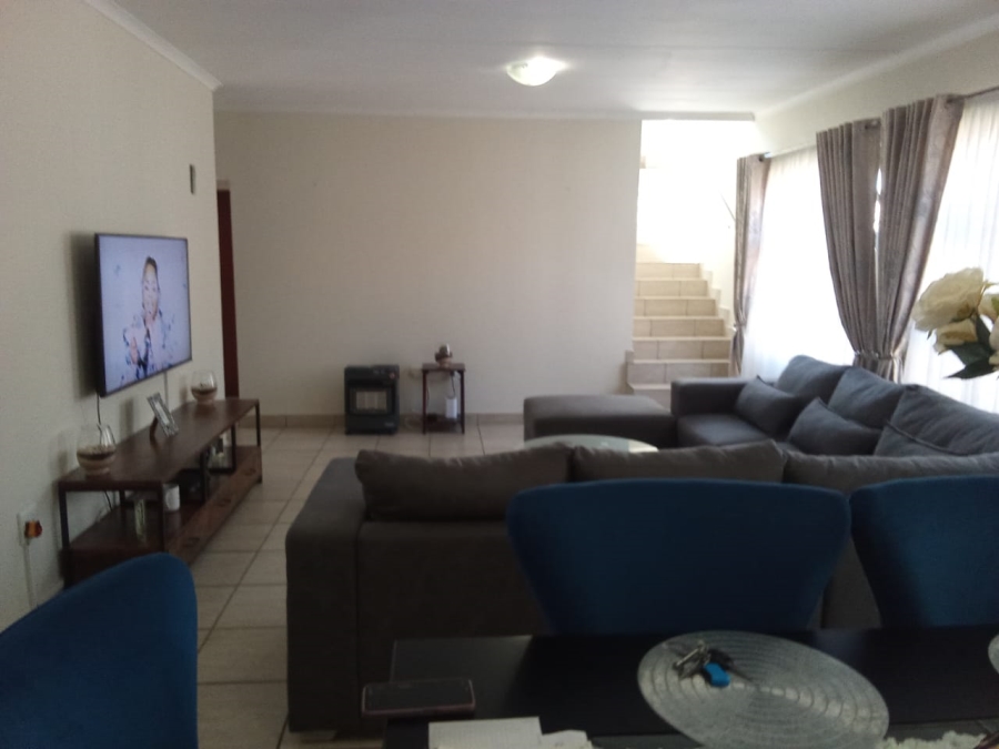 4 Bedroom Property for Sale in Noordwyk Gauteng