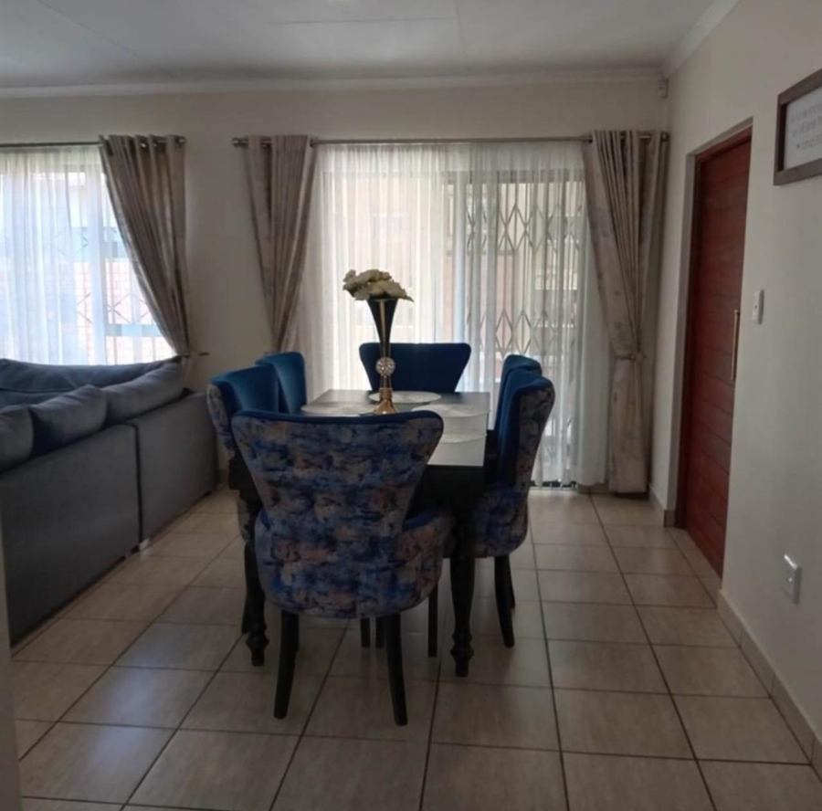 4 Bedroom Property for Sale in Noordwyk Gauteng