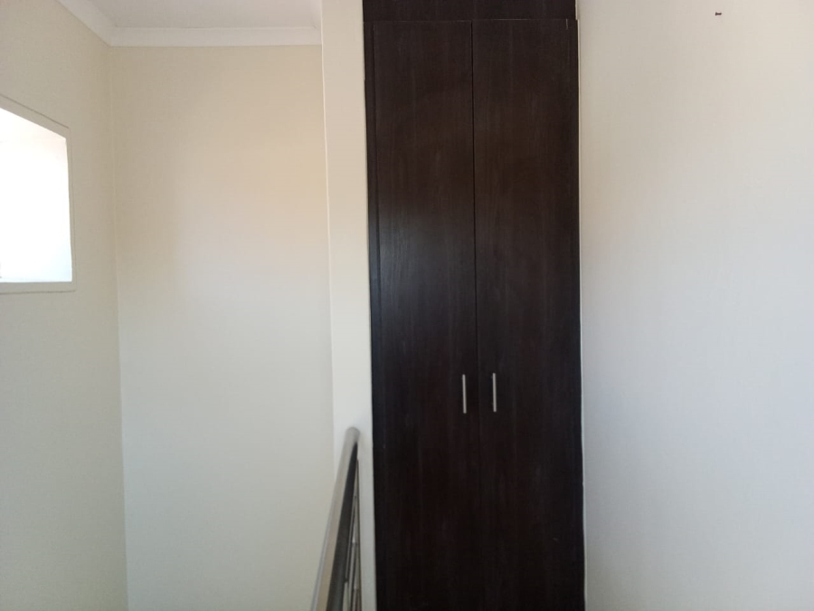 4 Bedroom Property for Sale in Noordwyk Gauteng