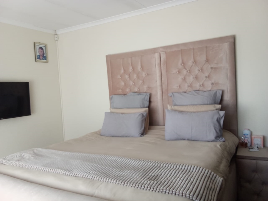 4 Bedroom Property for Sale in Noordwyk Gauteng