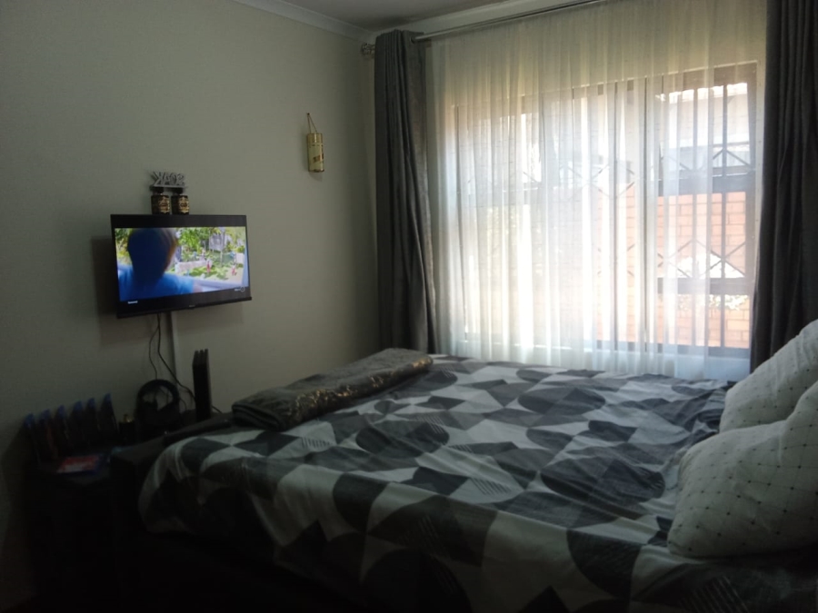 4 Bedroom Property for Sale in Noordwyk Gauteng