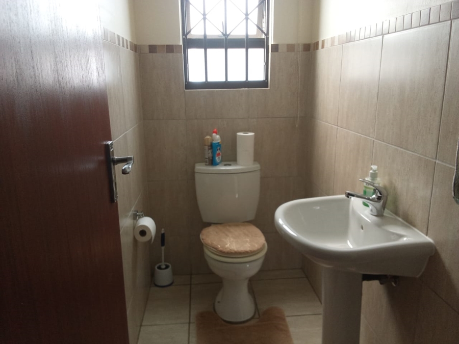 4 Bedroom Property for Sale in Noordwyk Gauteng
