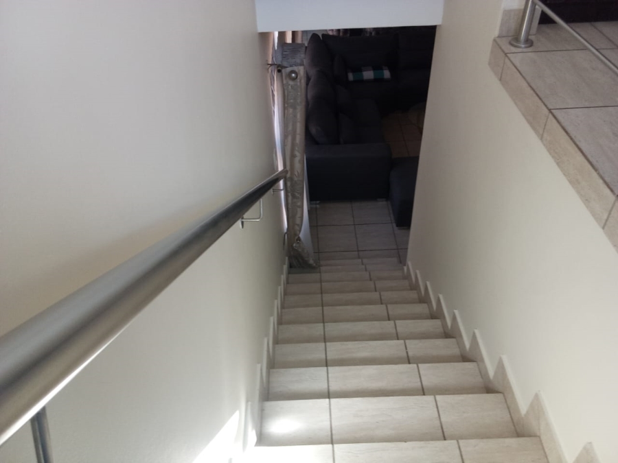 4 Bedroom Property for Sale in Noordwyk Gauteng