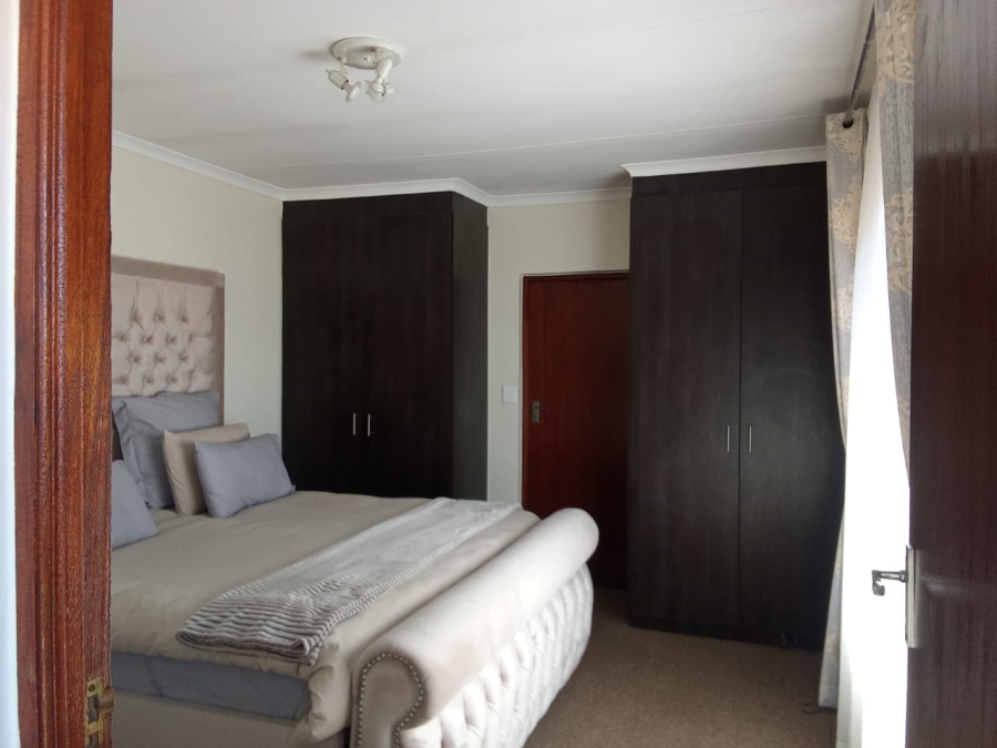 4 Bedroom Property for Sale in Noordwyk Gauteng