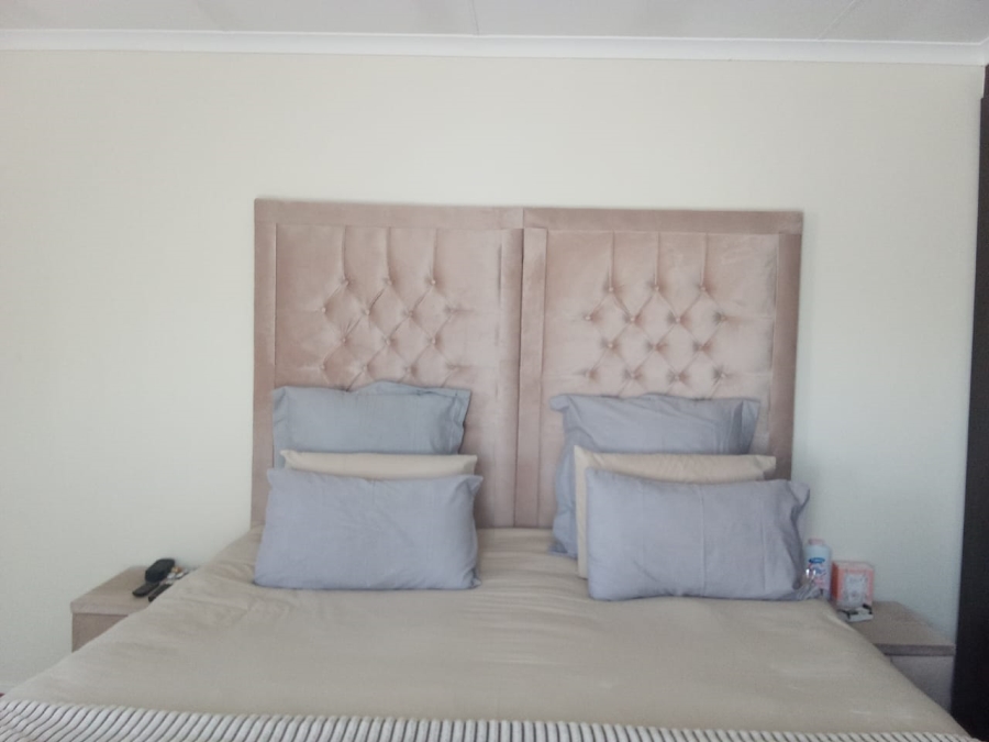4 Bedroom Property for Sale in Noordwyk Gauteng