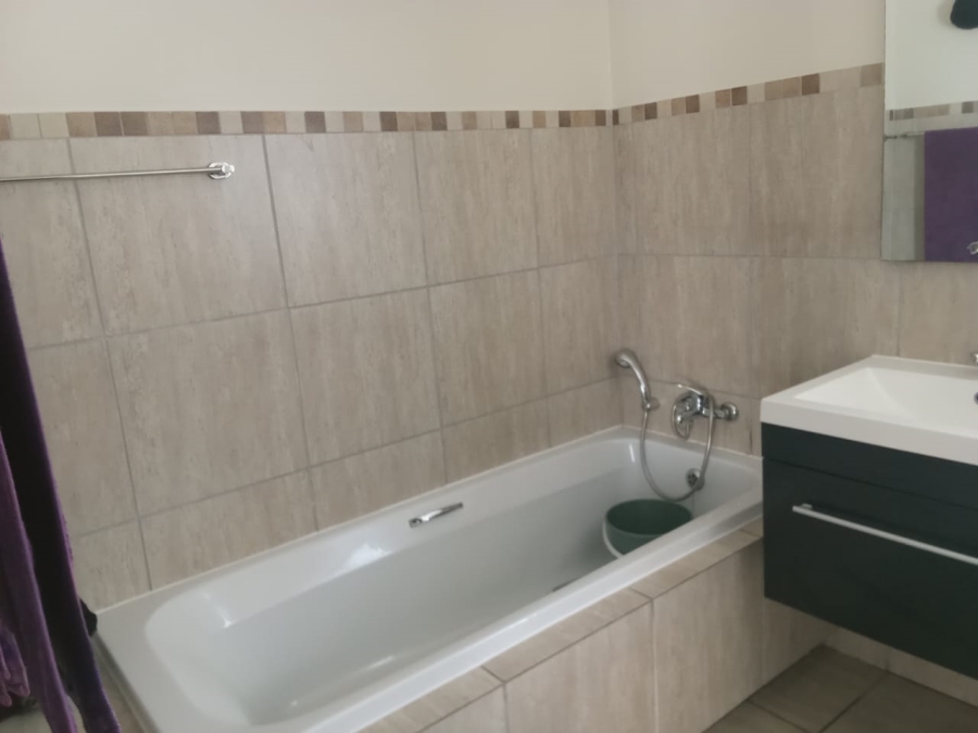 4 Bedroom Property for Sale in Noordwyk Gauteng