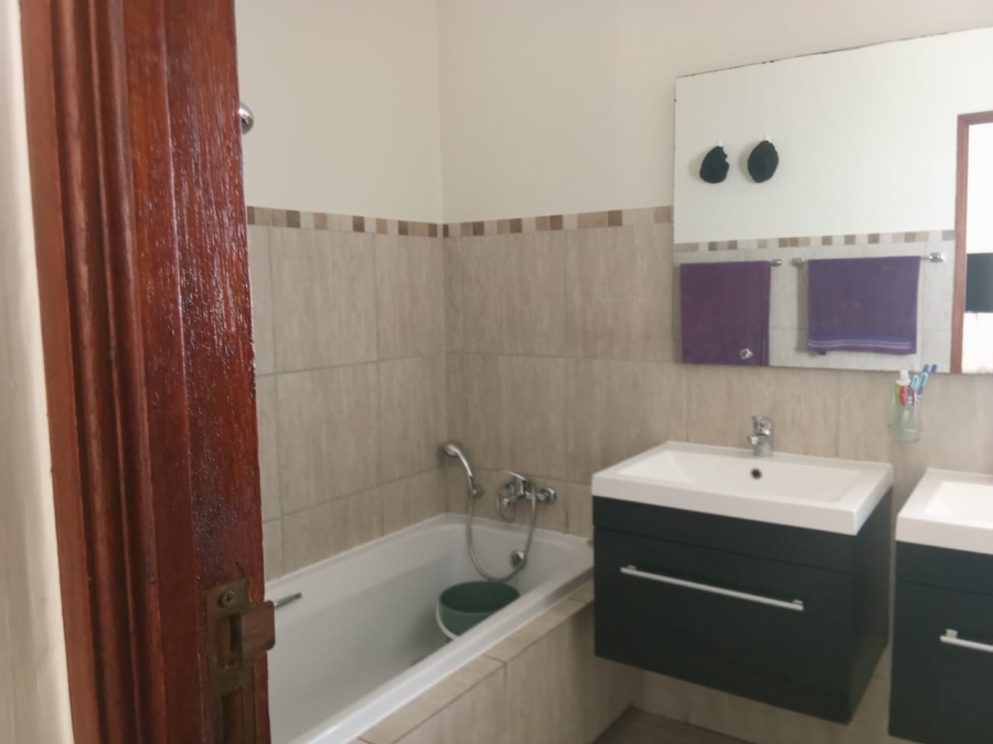4 Bedroom Property for Sale in Noordwyk Gauteng